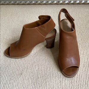 Perfect condition Cole Haan leather heels